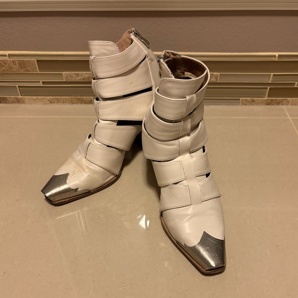 Women’s Beast Fashion Ankle Boots